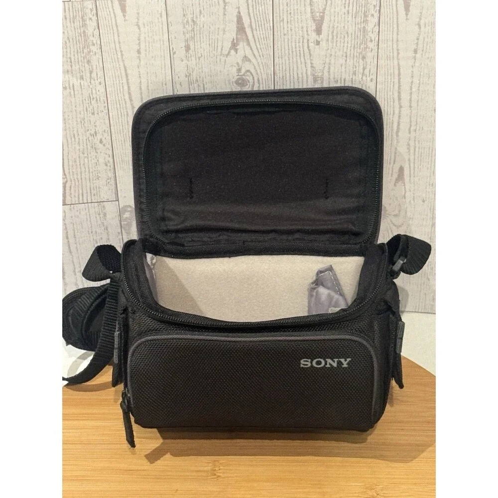 Sony HDR-CX130 Handycam HD Camcorder Black Bundle W Adapter Etc. Working ￼